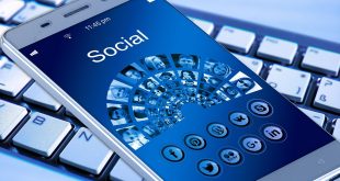 dati facebook social