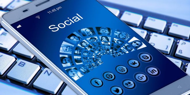dati facebook social
